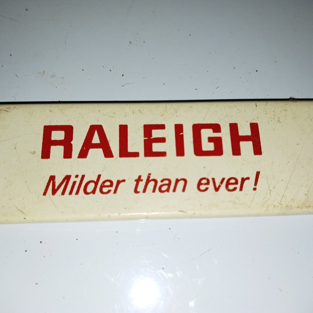 RALIEGH Milder than ever! Vintage box cutter.Note: Rusy spots on 1 end